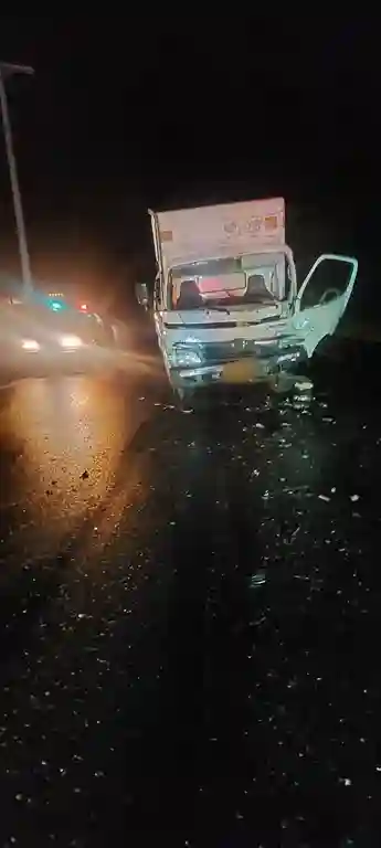 En este estado quedó uno de los camiones tras el fuerte choque