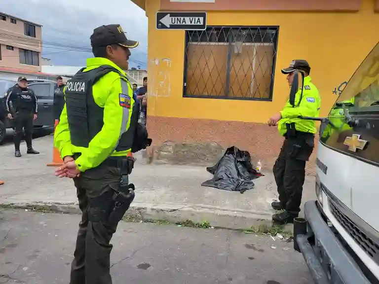 Conocido el hecho, efectivos especializados de la Policía Nacional tomaron procedimiento