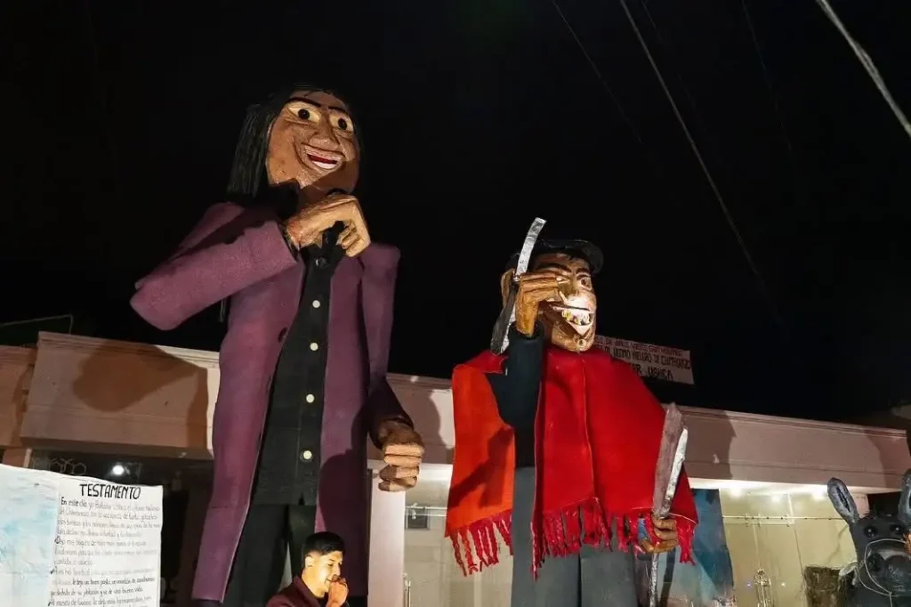 Monigotes en Riobamba participaron del concurso anual.