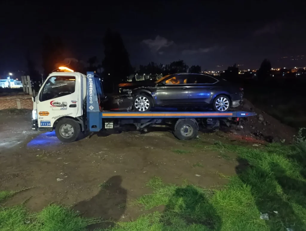 Volcamiento de un auto en Guano deja 3 heridos