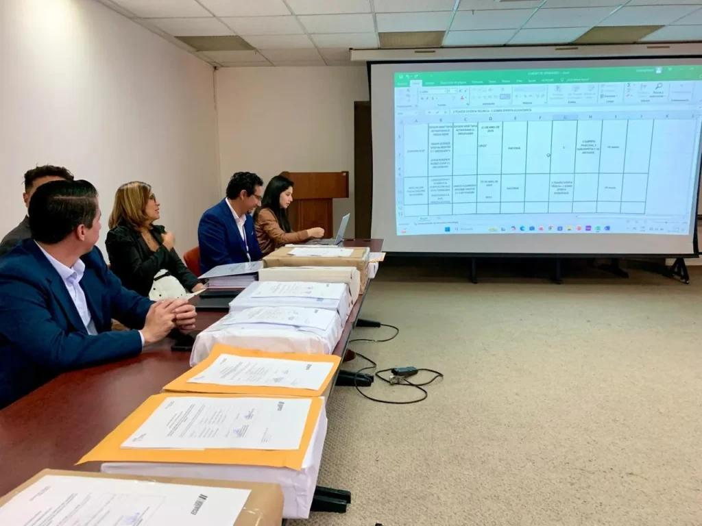 10 propuestas en el Sercop para reparar la vía Balbanera-Pallatanga-Cumandá