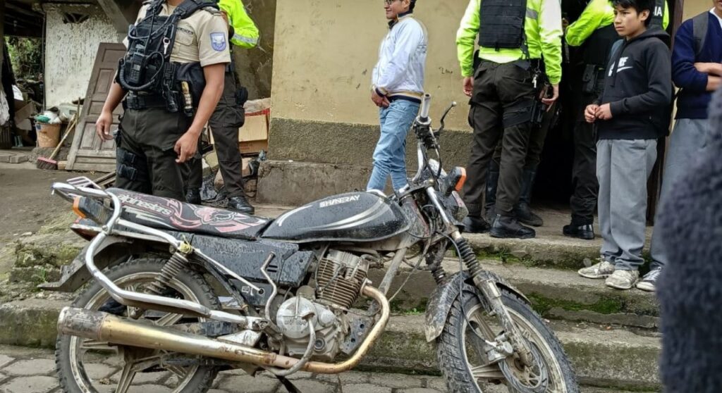 Recuperan moto reportada como robada en Guamote