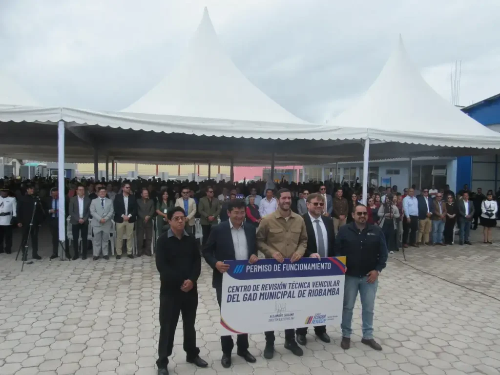 ANT certificó a centro de revisión vehicular en Riobamba