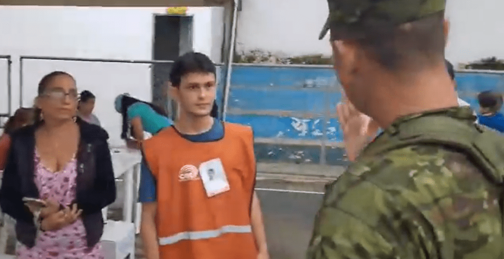 Mujer intentó fotografiar su voto en Portoviejo y fue sancionada