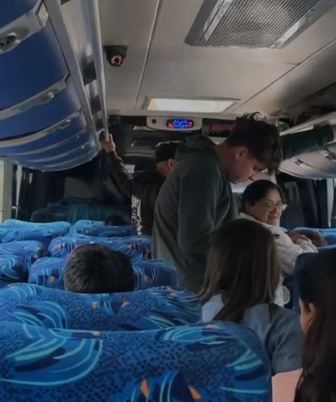 Denuncian mal uso del bus y exceso de pasajeros