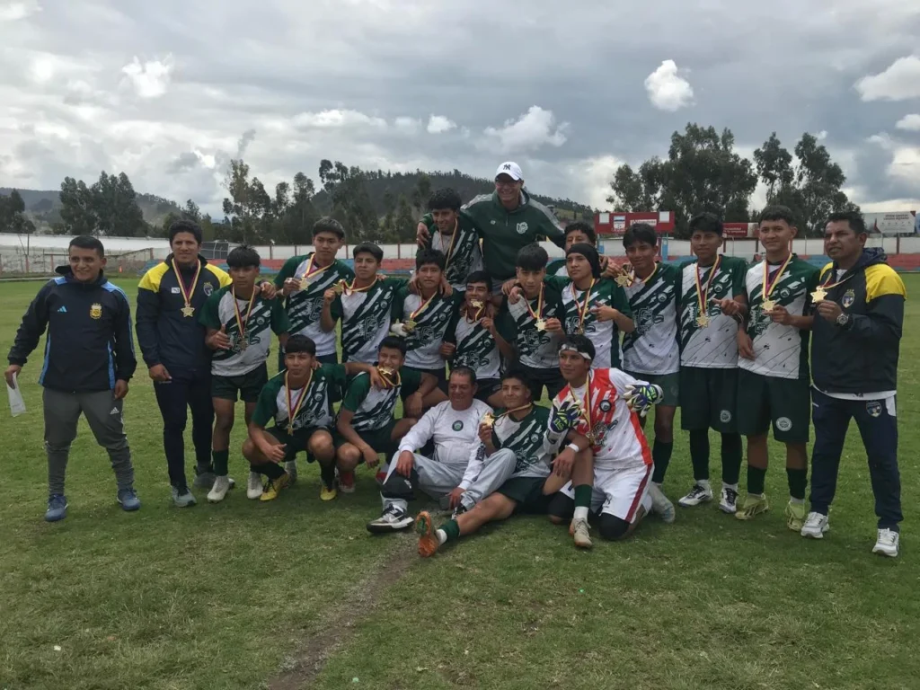 Cisneros campeón: ganó el Campeonato Intercolegial en penales.