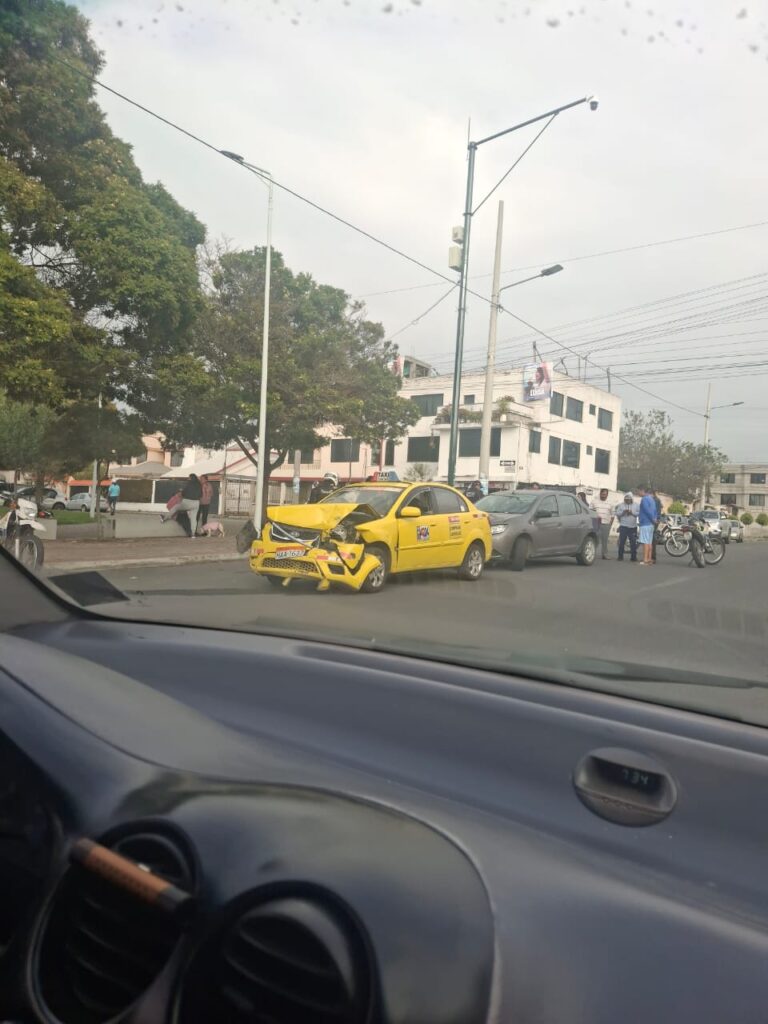 Accidente de tránsito en el Polideportivo