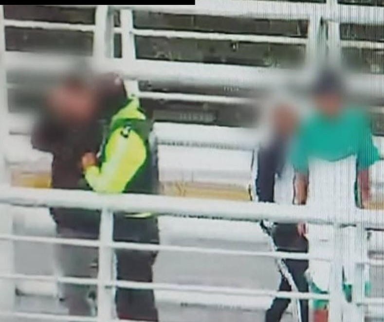 La Policía evitó que un joven se lanzara de un puente en Tungurahua