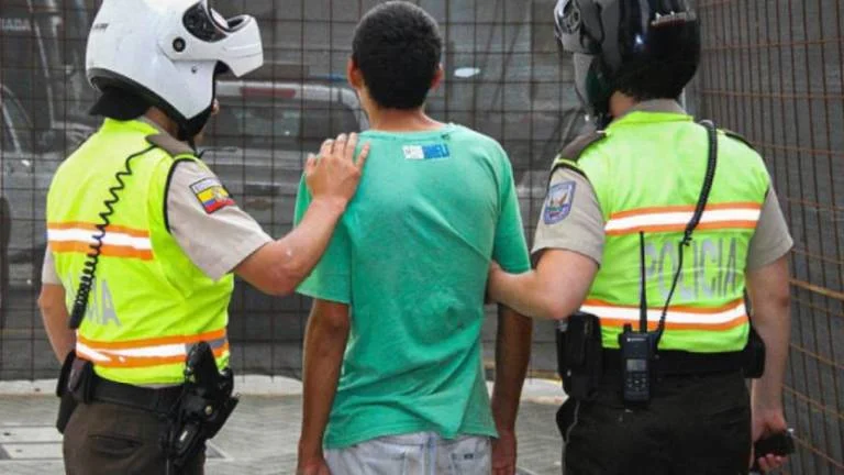 Adolescente recibe ocho años por asesinato en Bolívar