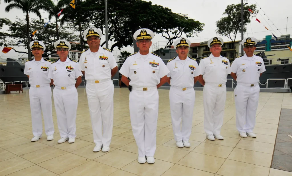 Armada del Ecuador busca bachilleres para que sean oficiales