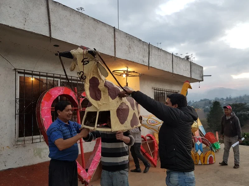 Bolívar enciende su identidad con juegos pirotécnicos