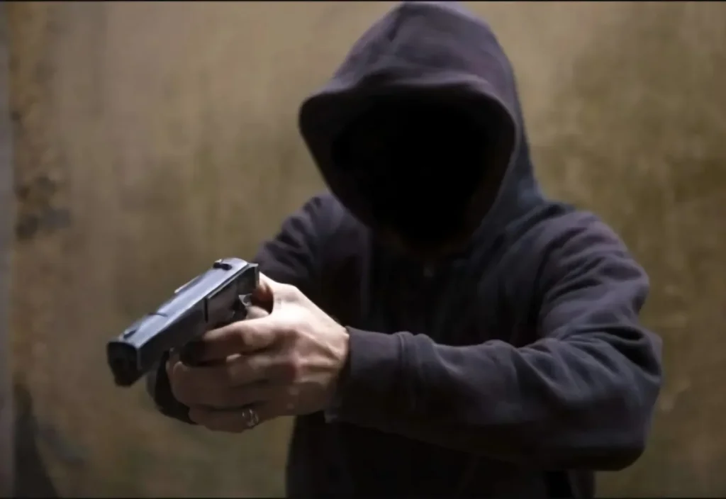 Delincuentes robaron con pistola a 4 jóvenes en Licán