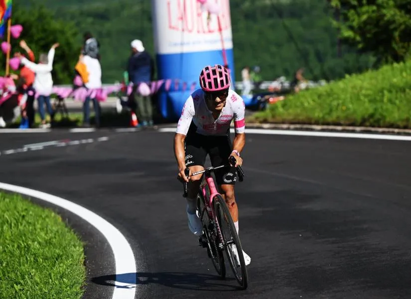 Ricard Carapaz es tercero en el Giro de Italia