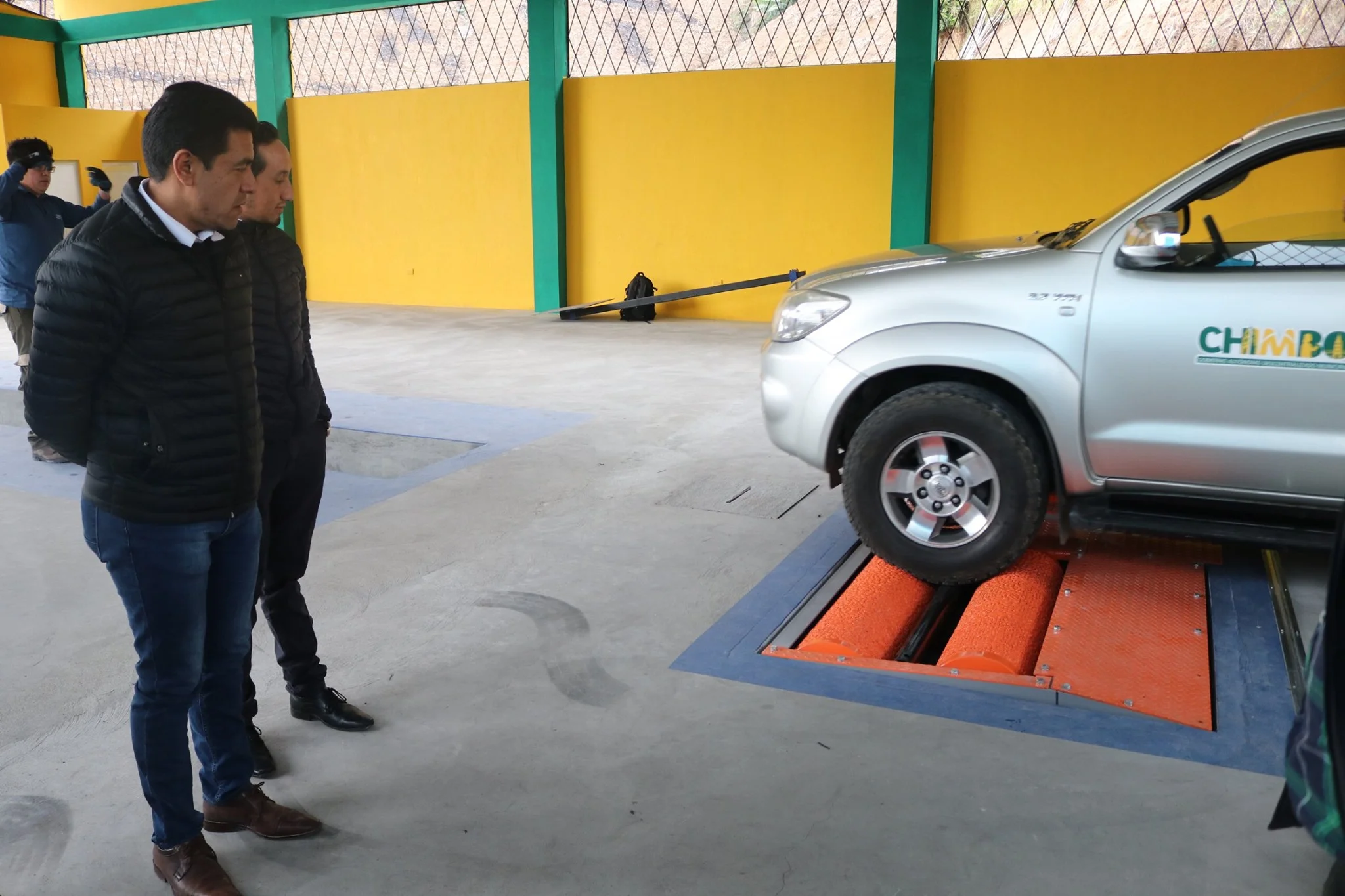 Chimbo sin matriculación por trabajos en sistema AXIS