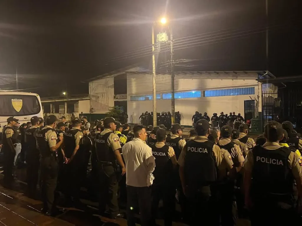 Desalojaron la Casa Grande de la FICSH en Sucúa