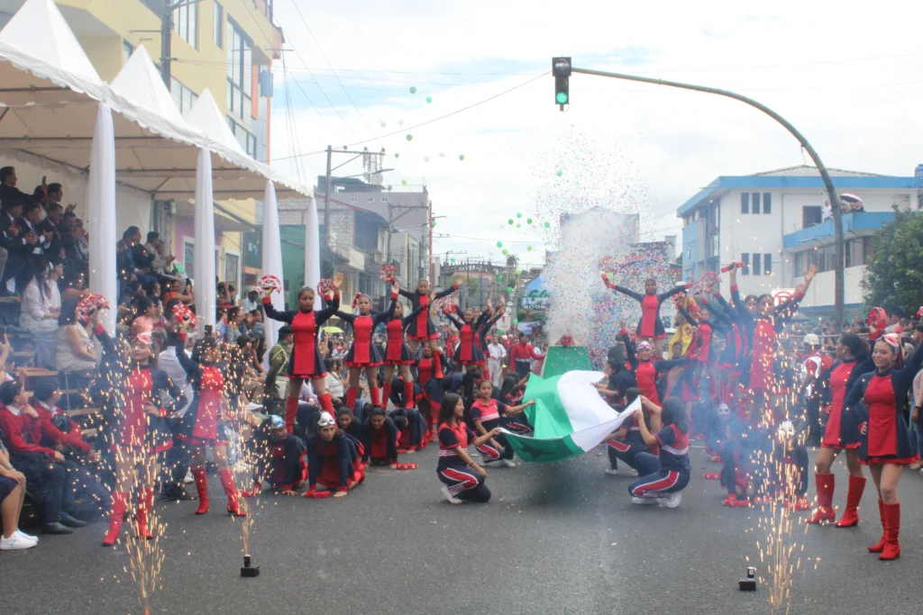 Desfile cívico y Sesión Solemne por cantonización de Morona