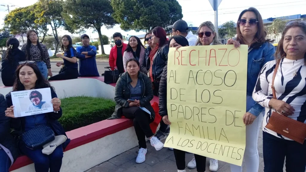 Docentes recibirían amenazas de padres de familia