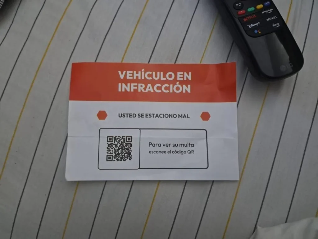 ¡No caiga en estafas con stickers de tránsito en Riobamba!
