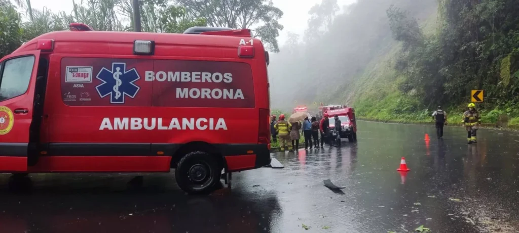 En Morona, vehículo cae al abismo con cinco personas a bordo