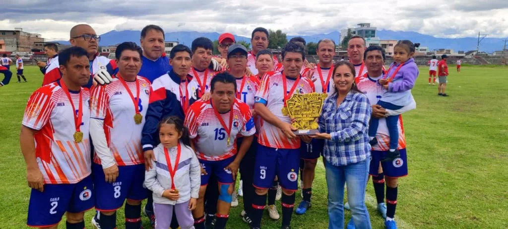 Exalumnos del Pedro Carbo triunfan en Ibarra nacional