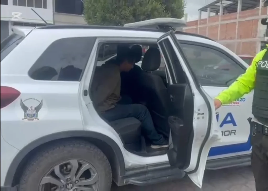 Hombre detenido en Guamote por robo de un carro