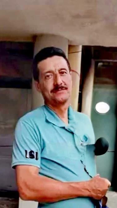 Hombre asesinado a tiros en la vía por sicarios