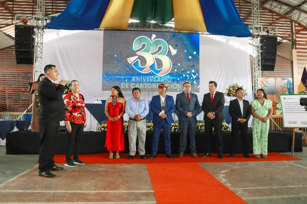 Huamboya cerró sus fiestas con Desfile Cívico y Sesión Solemne