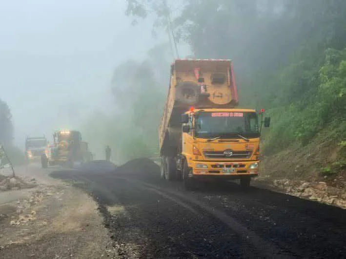 Mejoran vía Guaranda Balsapamba para mayor seguridad vial
