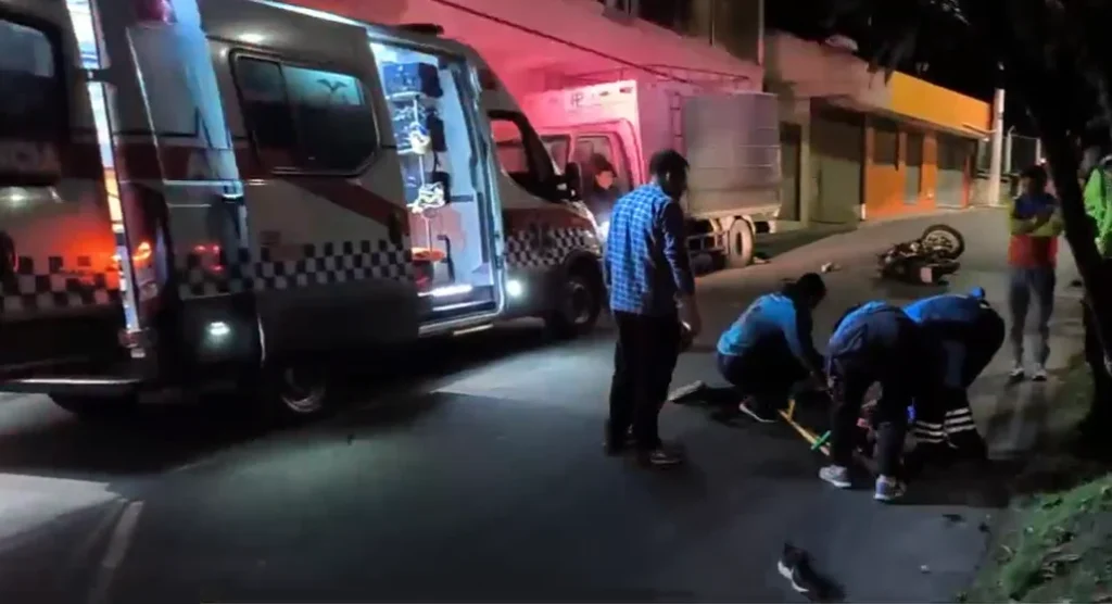Motociclista choca contra un camión en guaranda