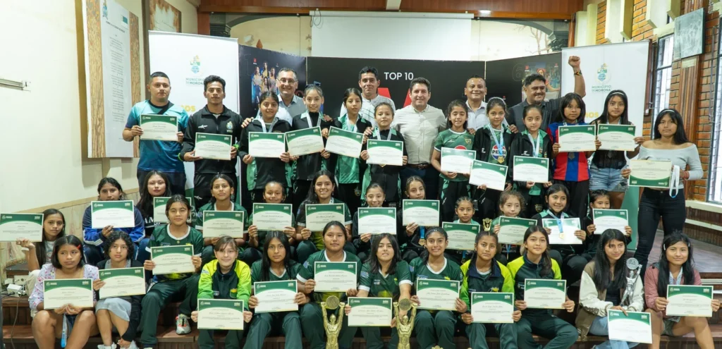 Municipio reconoció a campeonas del Equipo Femenino de Fútbol