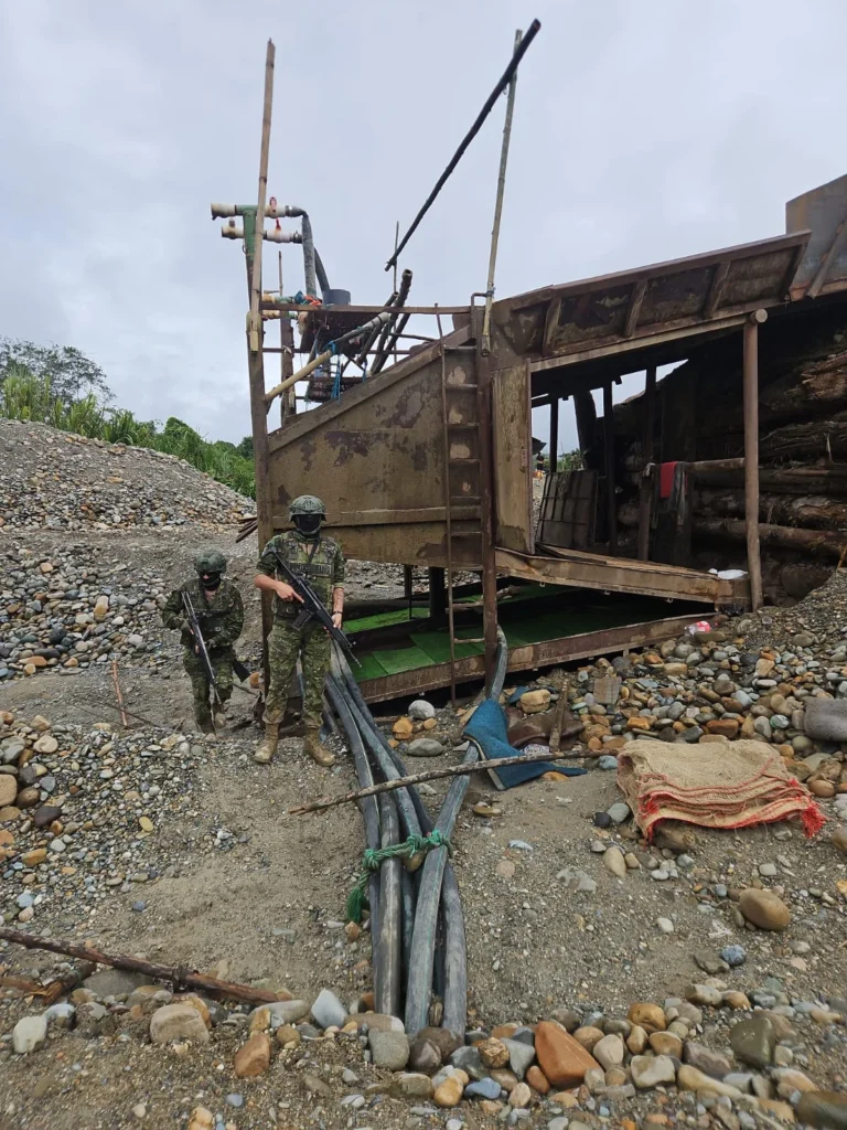 Operativo contra la minería ilegal en Gualaquiza, Morona Santiago