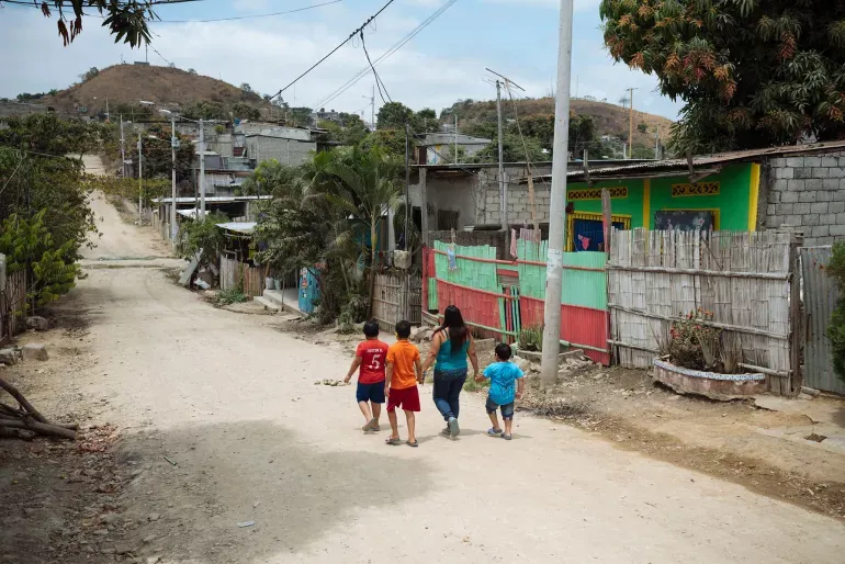 Pobreza en Ecuador 2025 golpea con más fuerza a 12 provincias