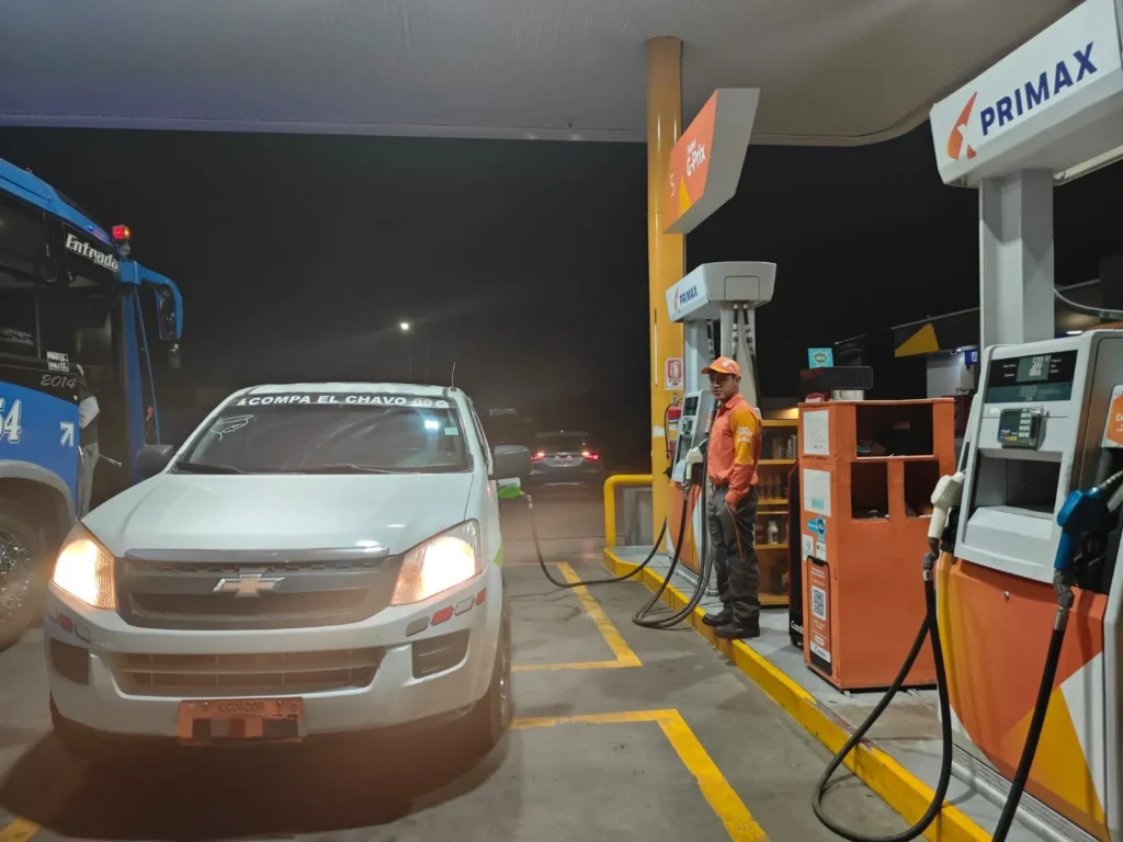 Precio de la gasolina mayo 2025: por qué bajó