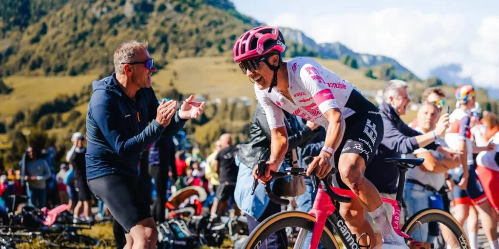 Richard Carapaz escaló al segundo lugar del Giro de Italia