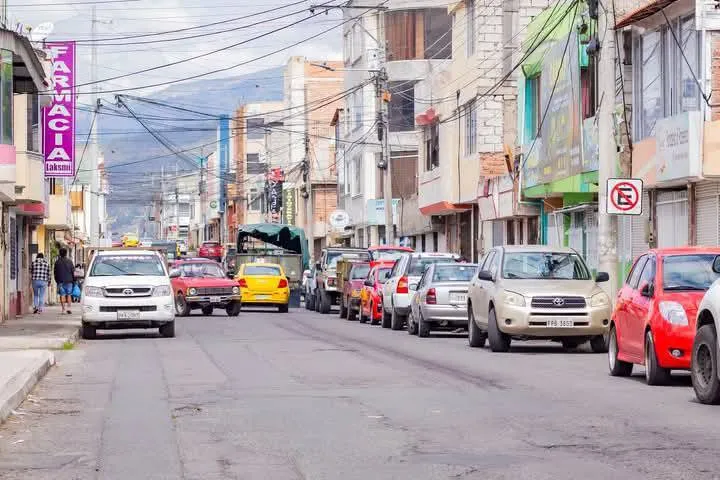 Riobamba calle Bucarest cambia de dirección para los carros