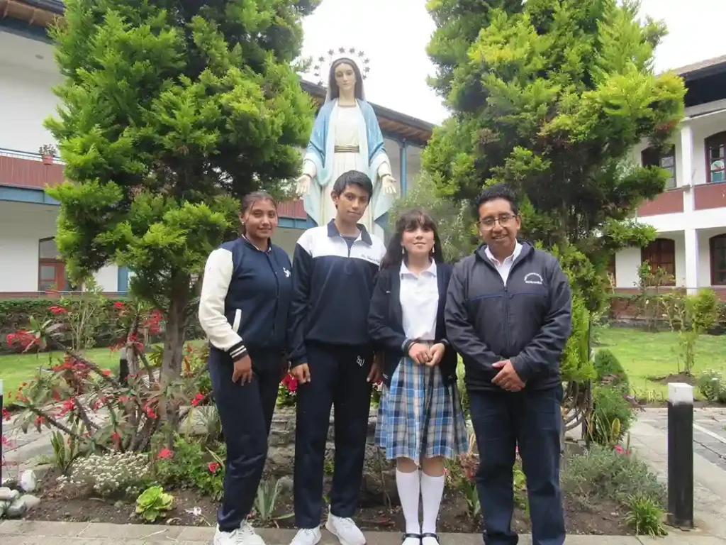 Colegios finalistas del concurso de Estudiantinas 2025