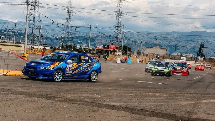 Torneo de automovilismo en Ambato.