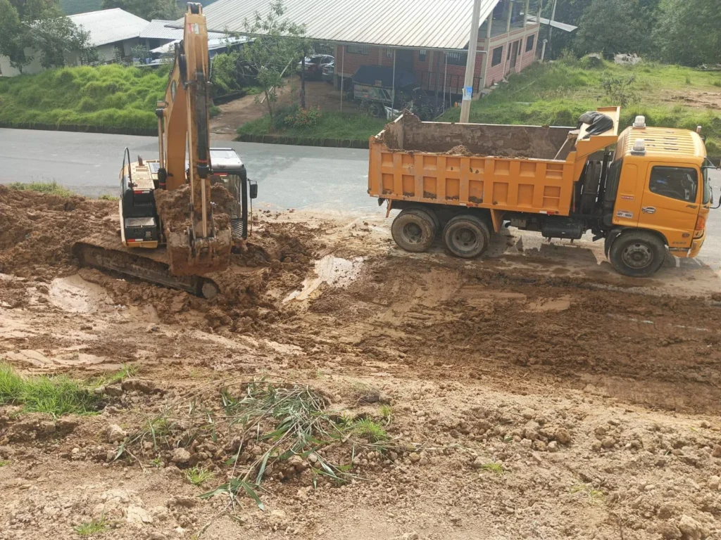 Trabajos urgentes en vía Guaranda Balsapamba por seguridad