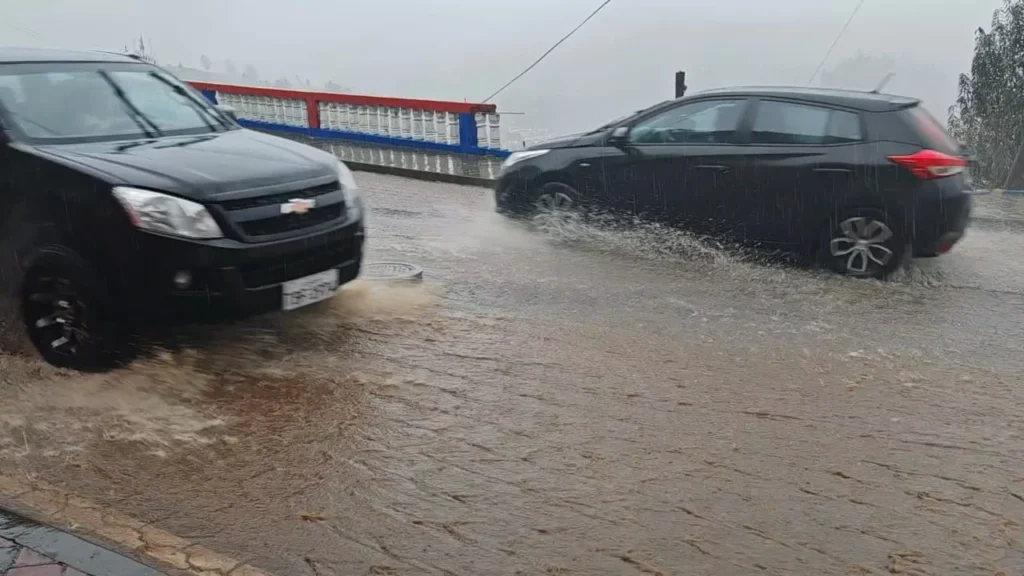 Lluvias causan daños en el alcantarillado de Guaranda