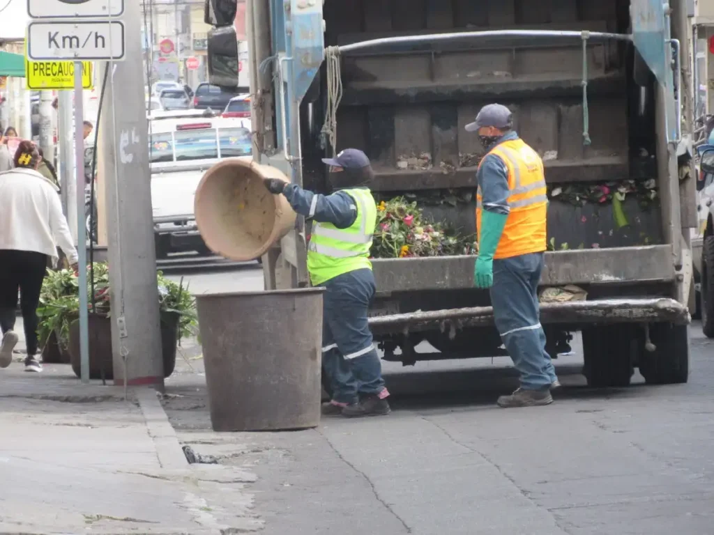 Riobamba con problema de basura en las calles