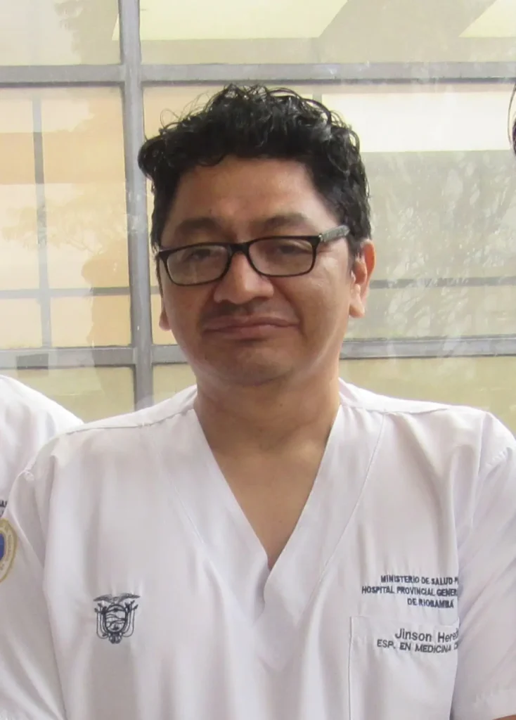 Hospital Docente de Riobamba recibió al primer enfermero