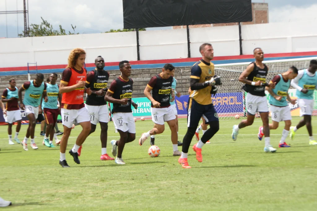 LigaPro 2025: Aucas vs Manta abren la fecha 13 del torneo
