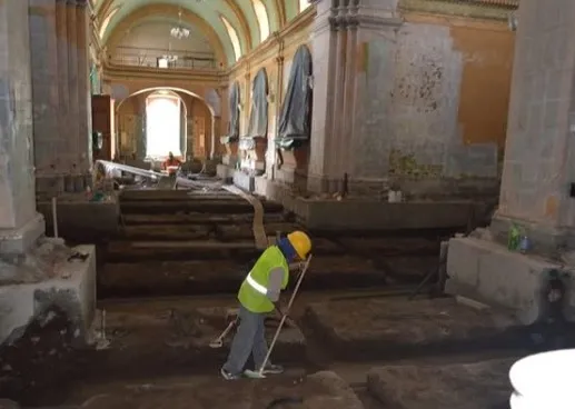 El hallazgo de osamentas podrían haber retrasado el proceso de restauración del templo.