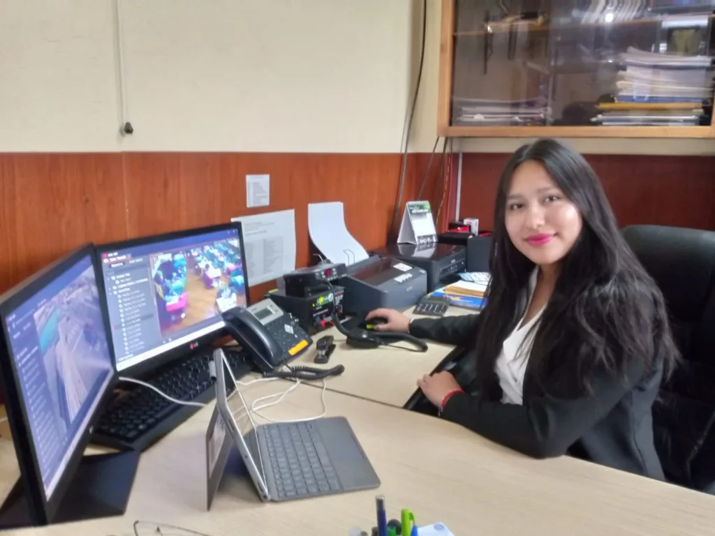 La estudiante Anahí Albán, representó el cargo de rectora de la U.E. La Salle Latacunga