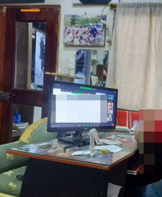 Presunta víctima piden que revise su computadora.