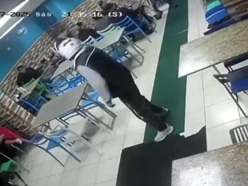 Dos policías evitan robo en un restaurante de Quito