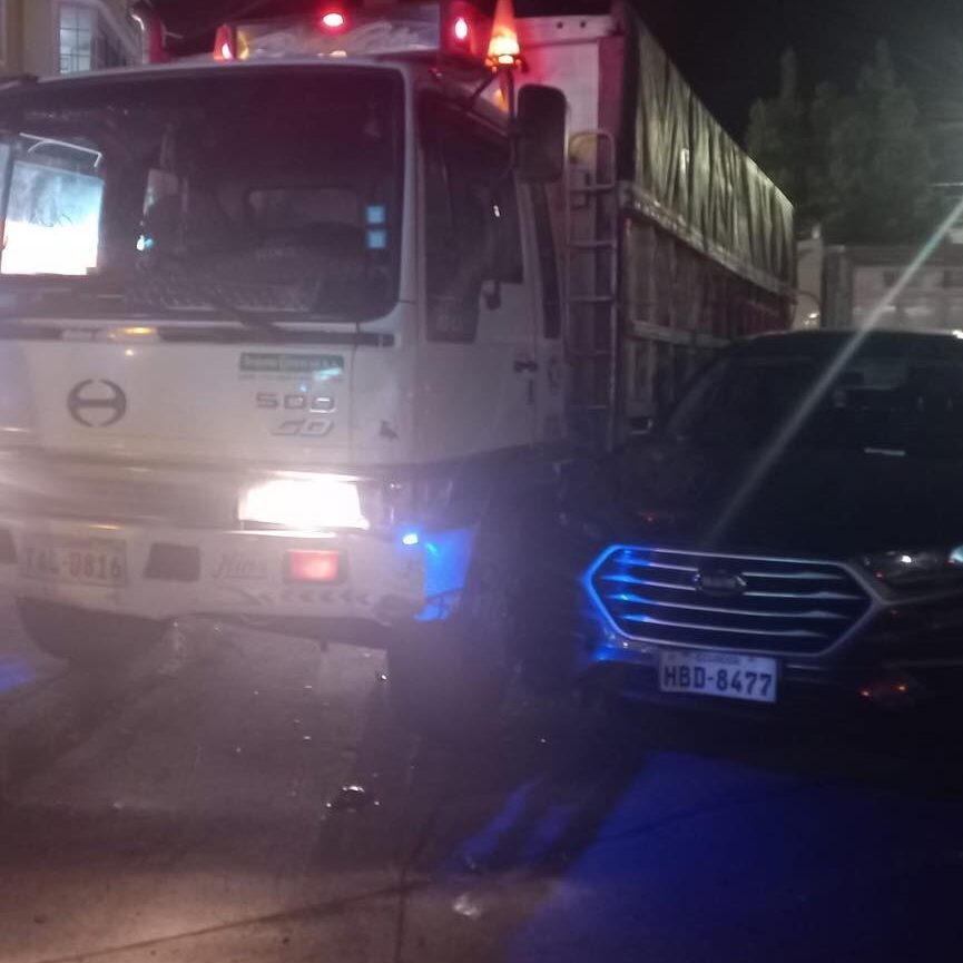 Accidente en el redondel de la vasija