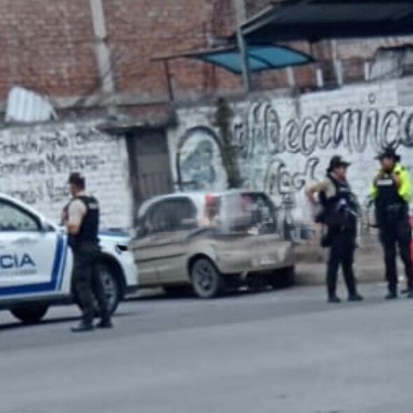 Cerrada la vía Espejo y 9 de Octubre en Riobamba