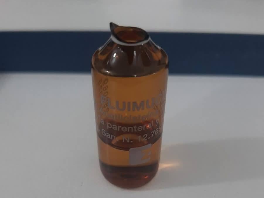 Farmacia clausurada en Riobamba
