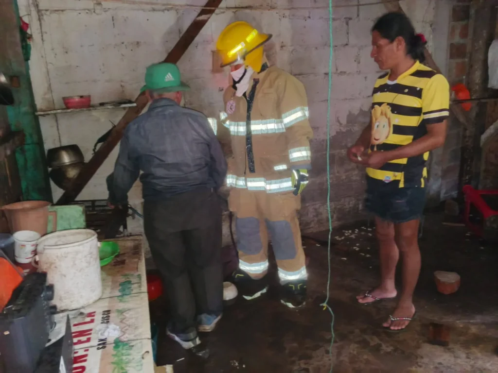 Bomberos de Echeandía controlan incendio en Bolívar
